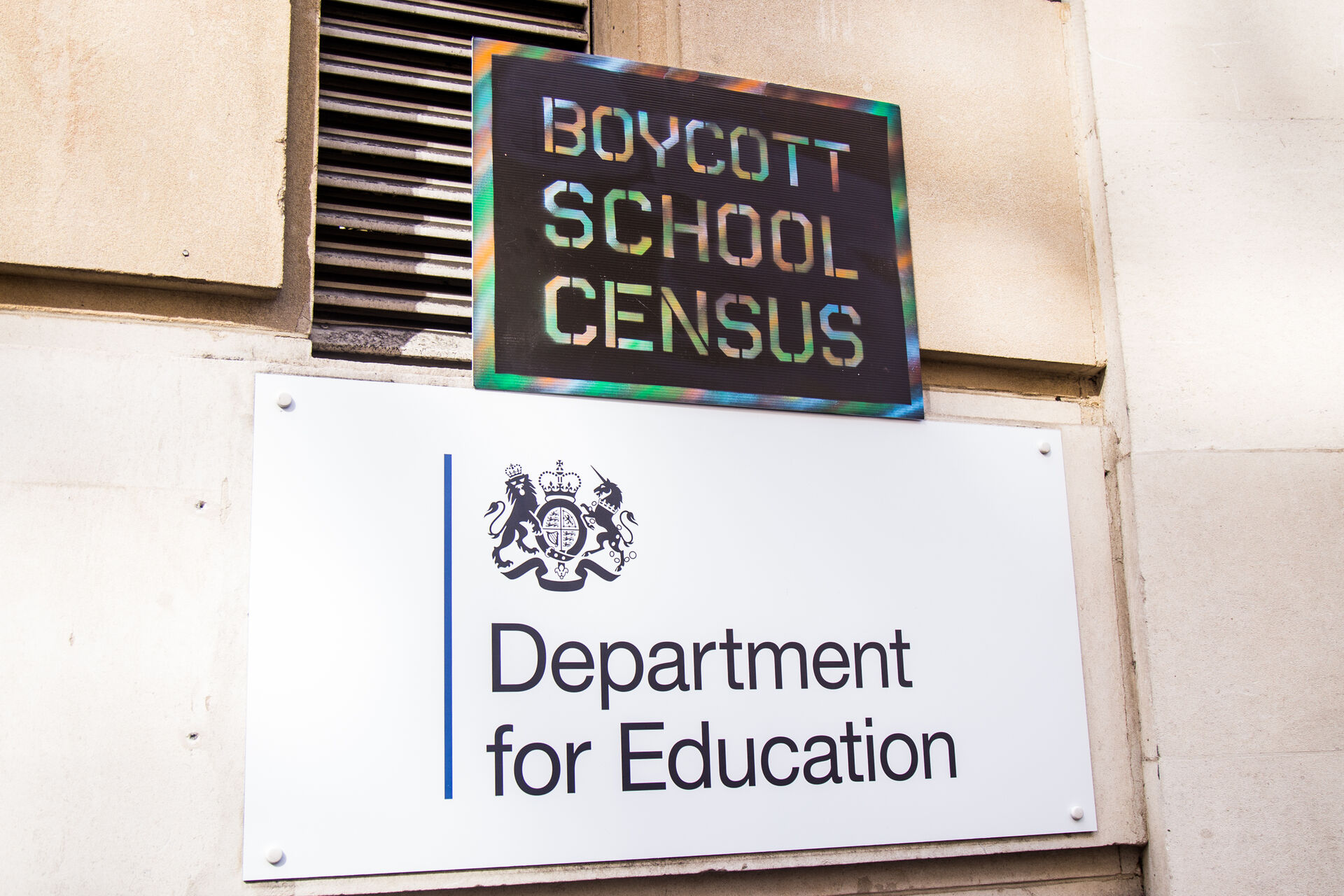 Boycot School census placard outside the DfE